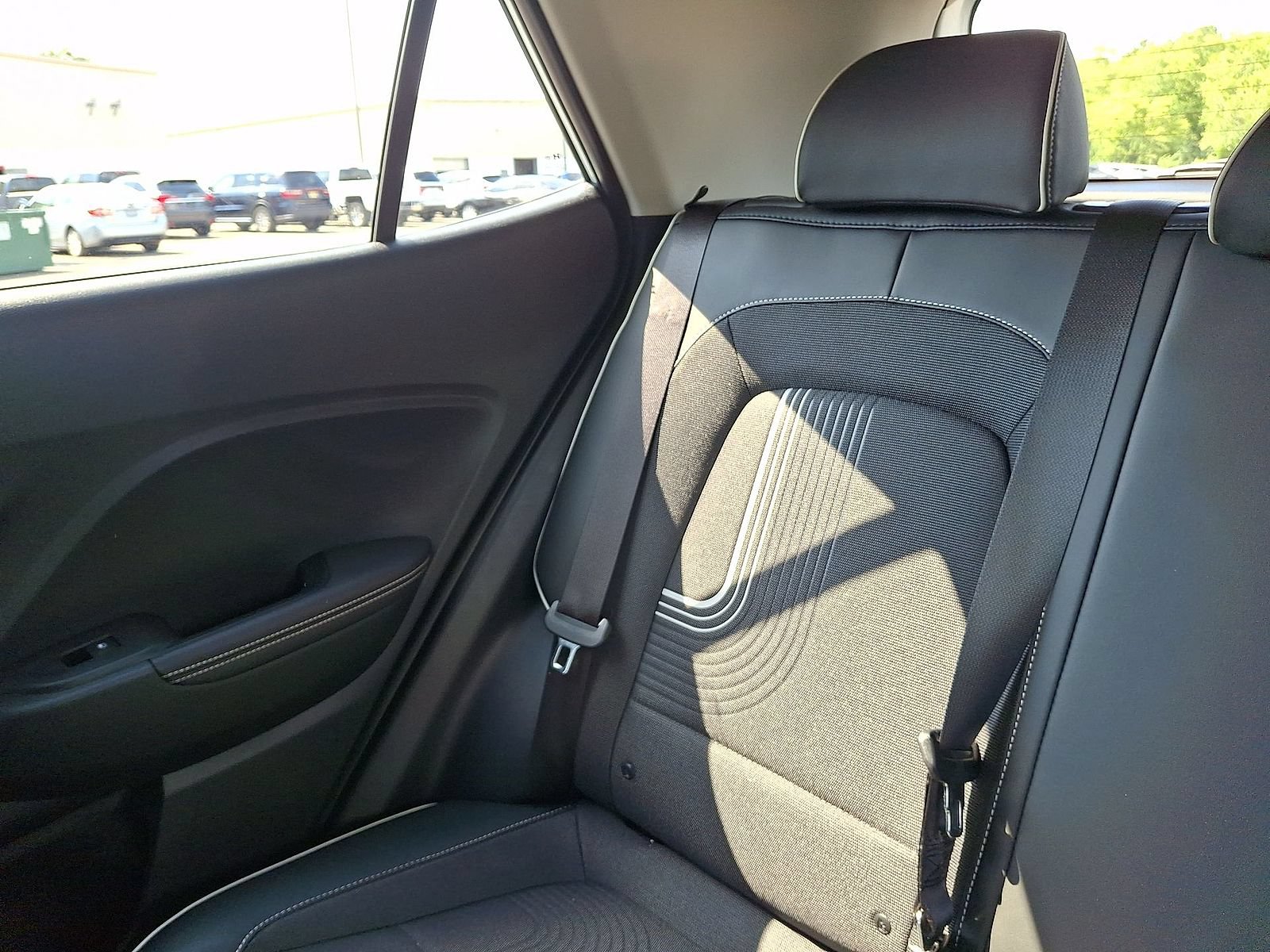 Certified 2025 Hyundai Venue Limited FWD image 12