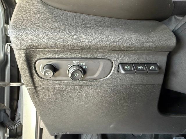 Used 2023 Buick Envision Avenir image 30