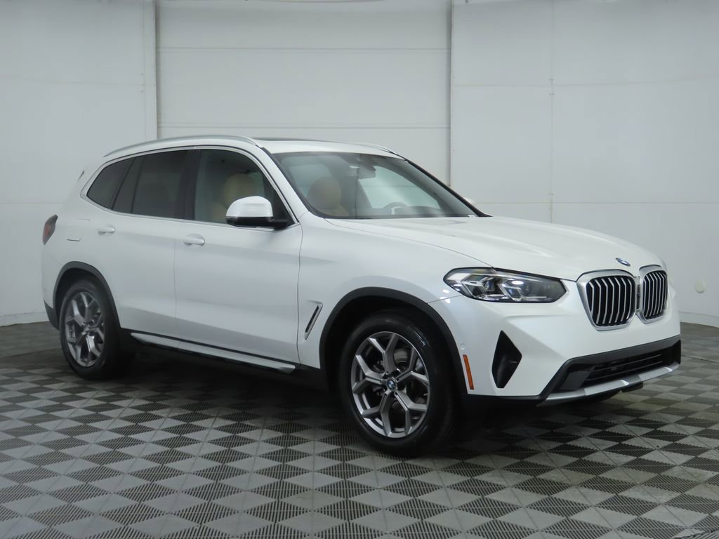 Used 2023 BMW X3 xDrive30i w/ Premium Package image 3