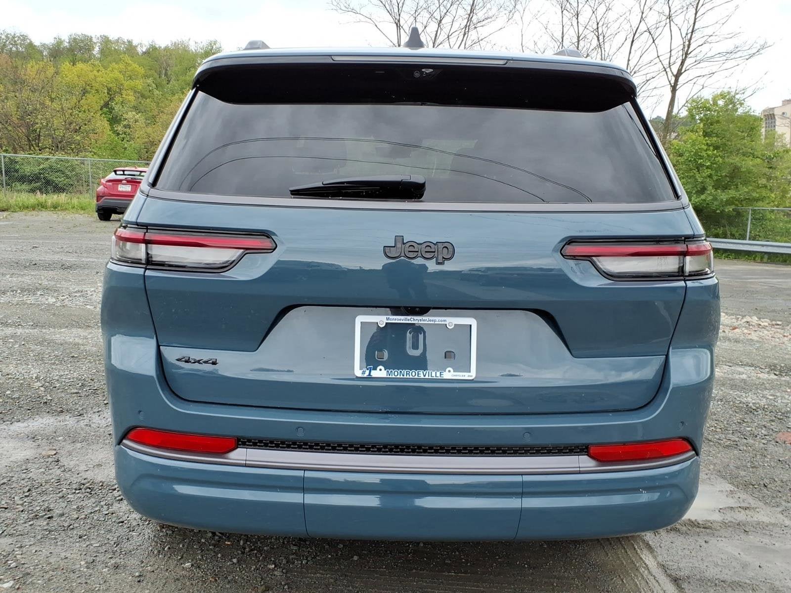 New 2026 Jeep Grand Cherokee L Limited AWD/4WD image 3