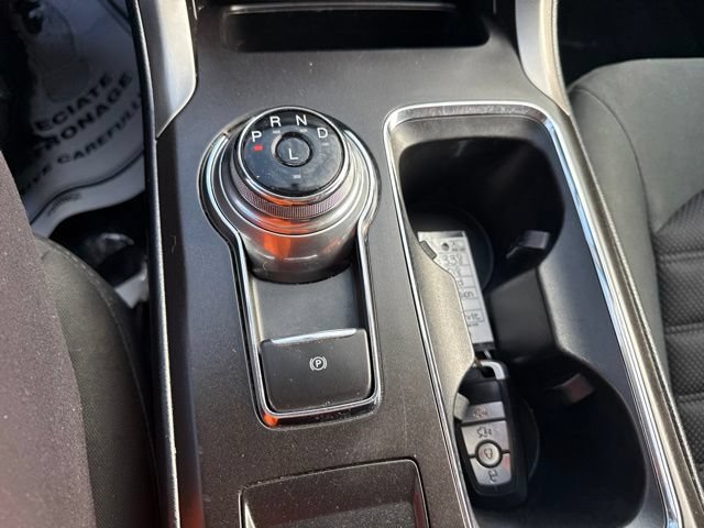 Used 2018 Ford Fusion SE w/ Fusion SE Technology Package FWD image 21