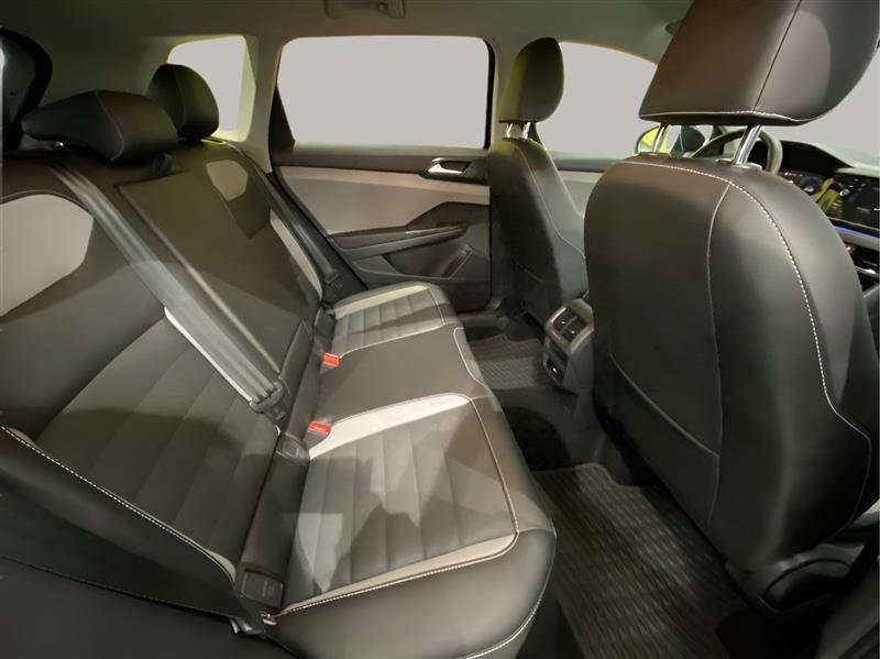 Used 2022 Volkswagen Taos SEL image 14