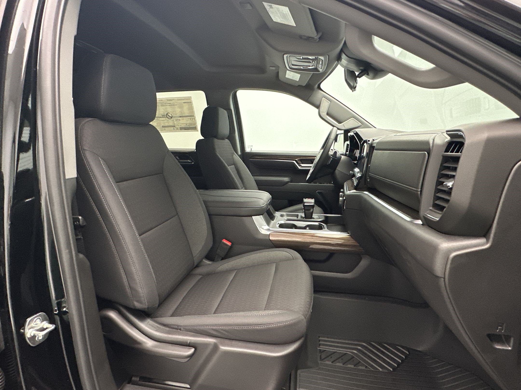 New 2026 Chevrolet Silverado 1500 LT Trail Boss w/ LPO, Dark Essentials Package AWD/4WD image 24