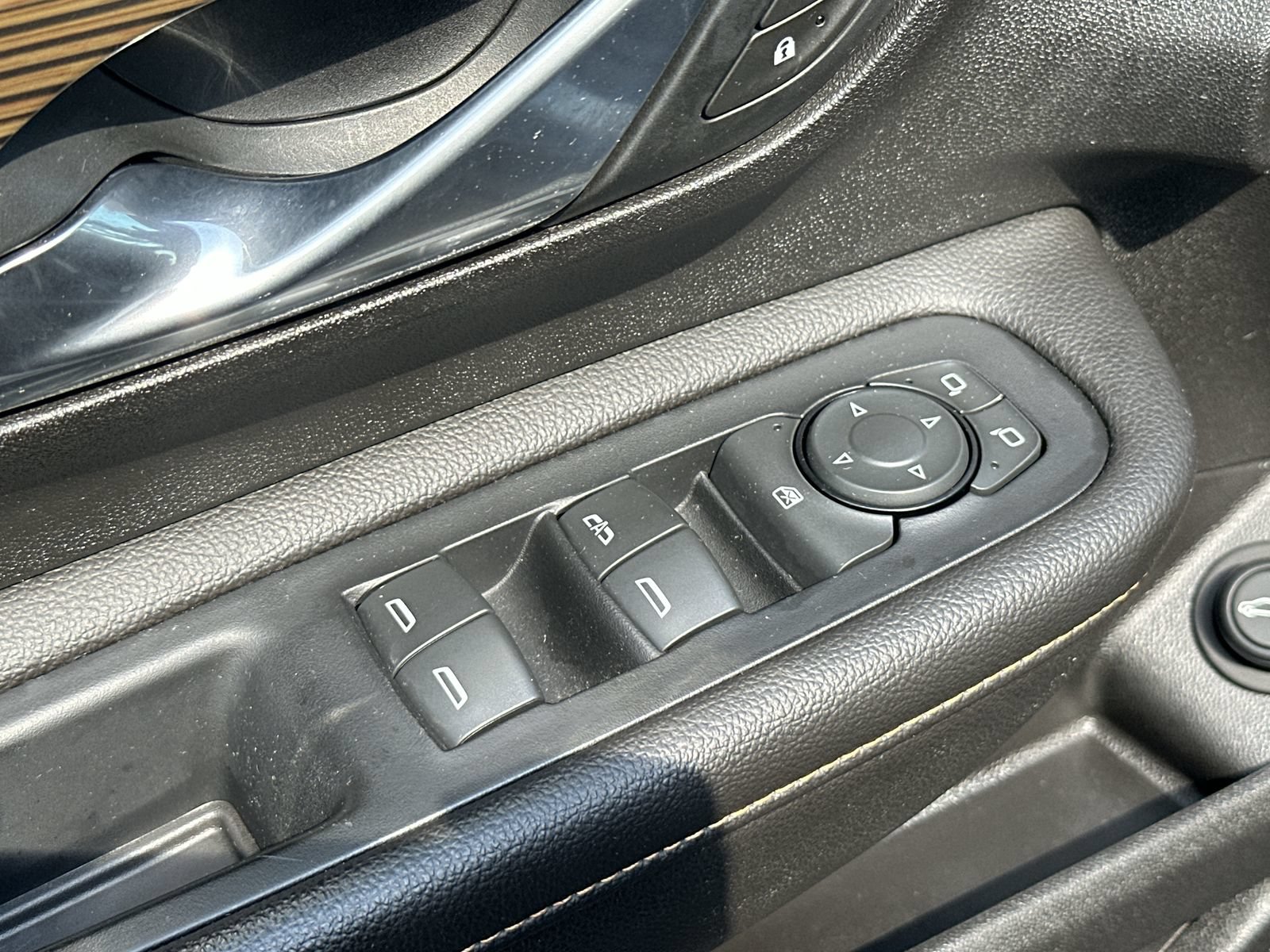 Used 2019 GMC Terrain SLE w/ Driver Convenience Package FWD image 15