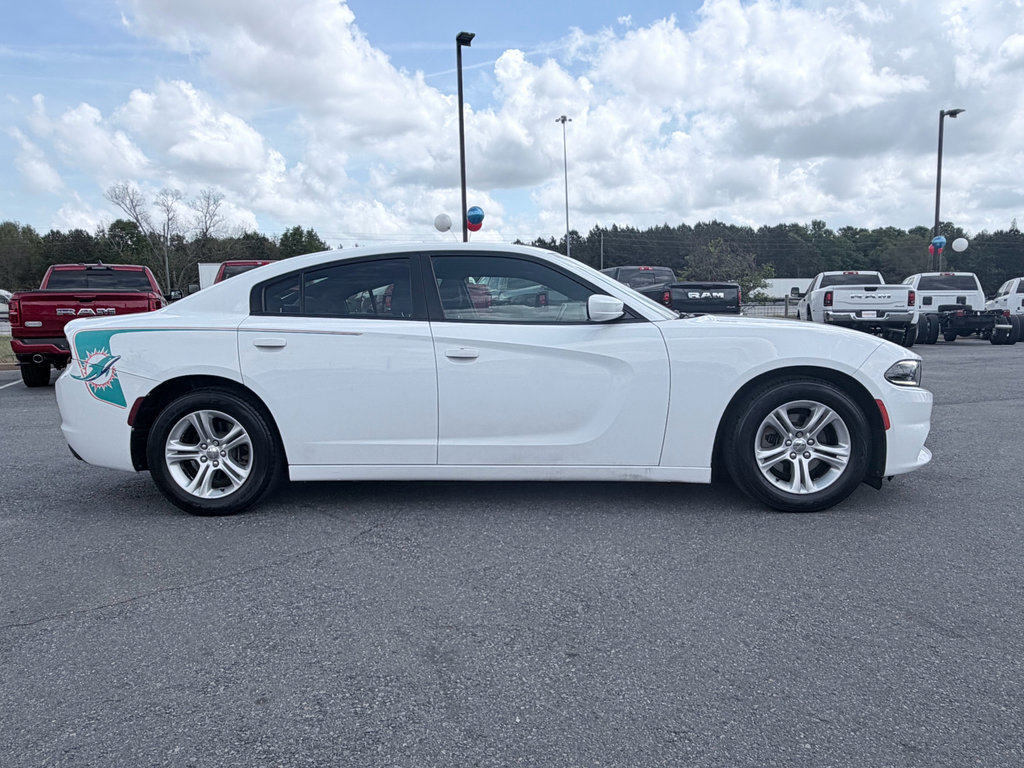 Used 2017 Dodge Charger SE w/ Popular Equipment Group image 4