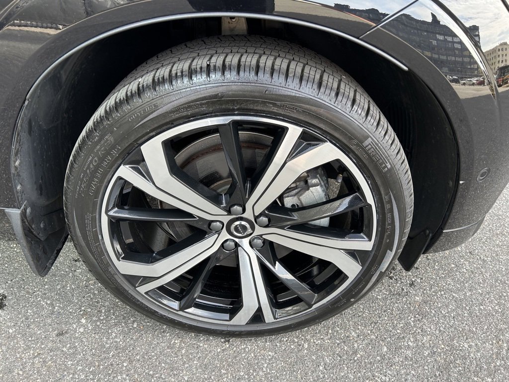 Certified 2024 Volvo XC60 T8 Ultimate w/ Protection Package Premier image 10