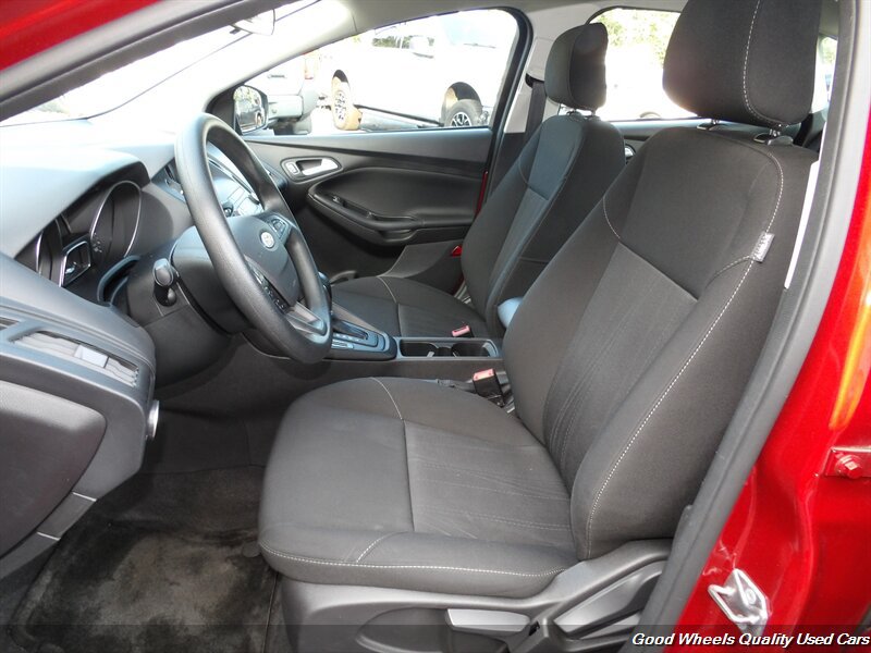 Used 2018 Ford Focus SE FWD image 11