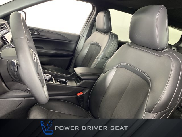 Used 2023 Jeep Grand Cherokee L Altitude AWD/4WD image 17