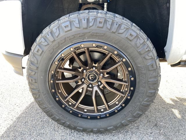 Used 2017 Chevrolet Silverado 1500 LT w/ All Star Edition AWD/4WD image 7