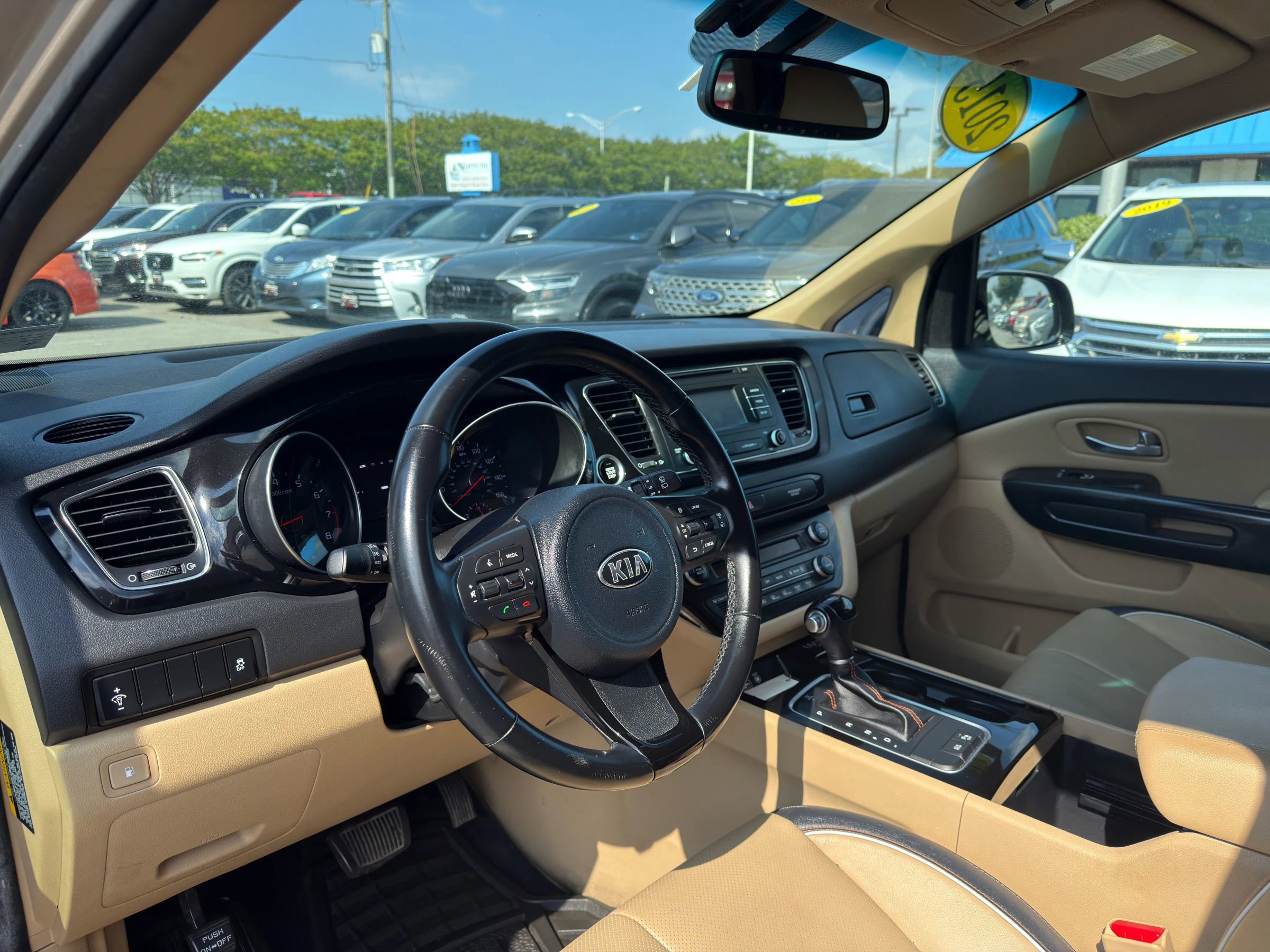 Used 2015 Kia Sedona EX FWD image 16