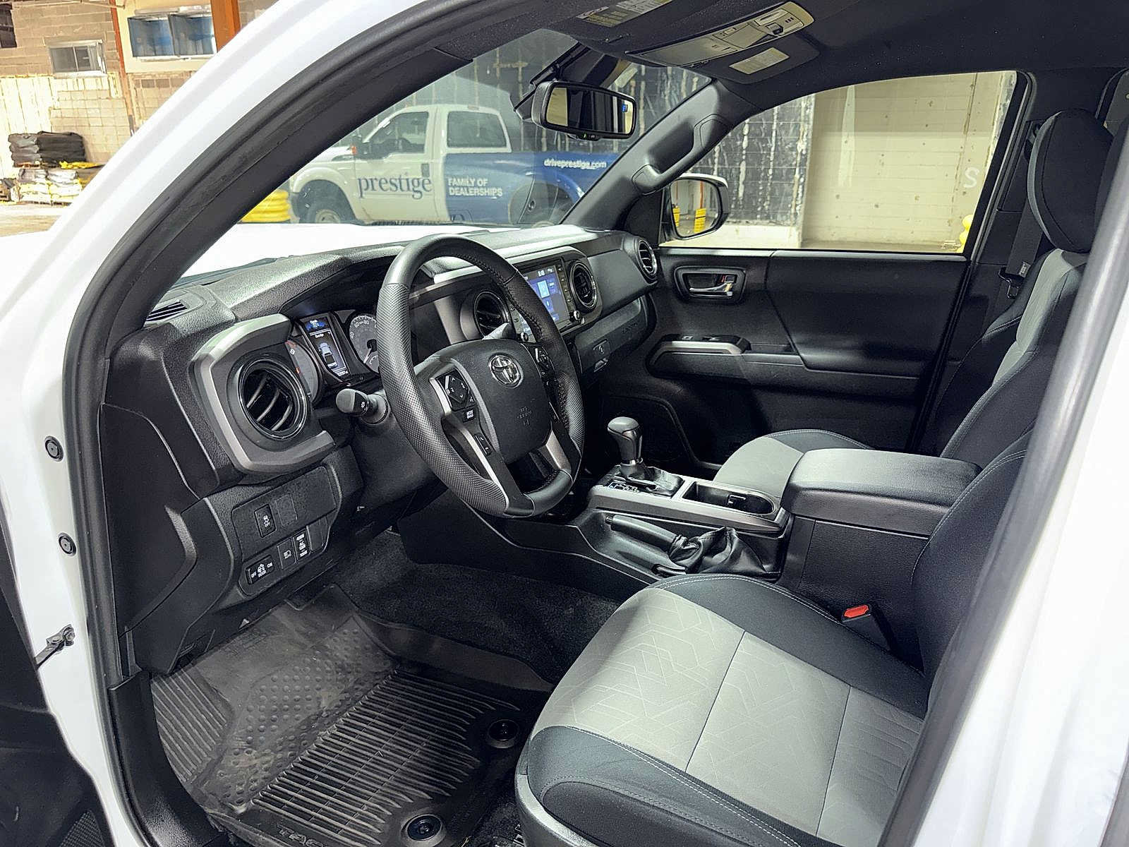 Used 2023 Toyota Tacoma TRD Sport AWD/4WD image 29