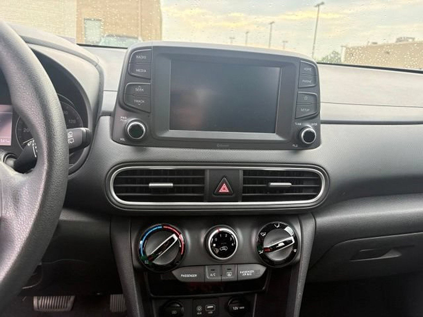 Used 2020 Hyundai Kona SE AWD/4WD image 10