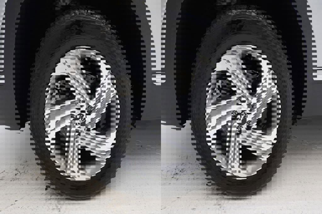 Used 2023 Hyundai Santa Fe SEL w/ Premium Package image 10