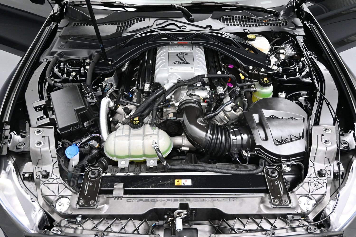 Used 2022 Ford Mustang Shelby GT500 w/ Technology Package RWD image 8