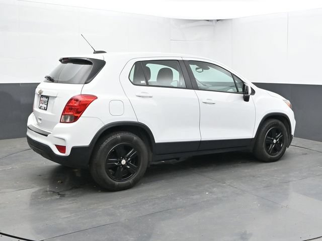 Used 2020 Chevrolet Trax LS FWD image 2