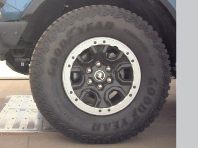 Used 2024 Ford Bronco Outer Banks w/ Sasquatch Package AWD/4WD image 6