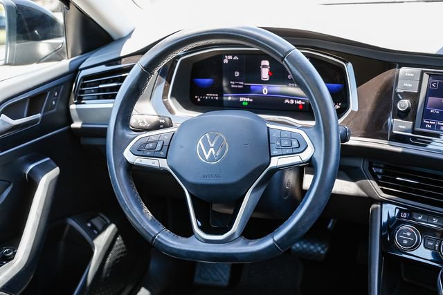 Used 2023 Volkswagen Jetta SE FWD image 16
