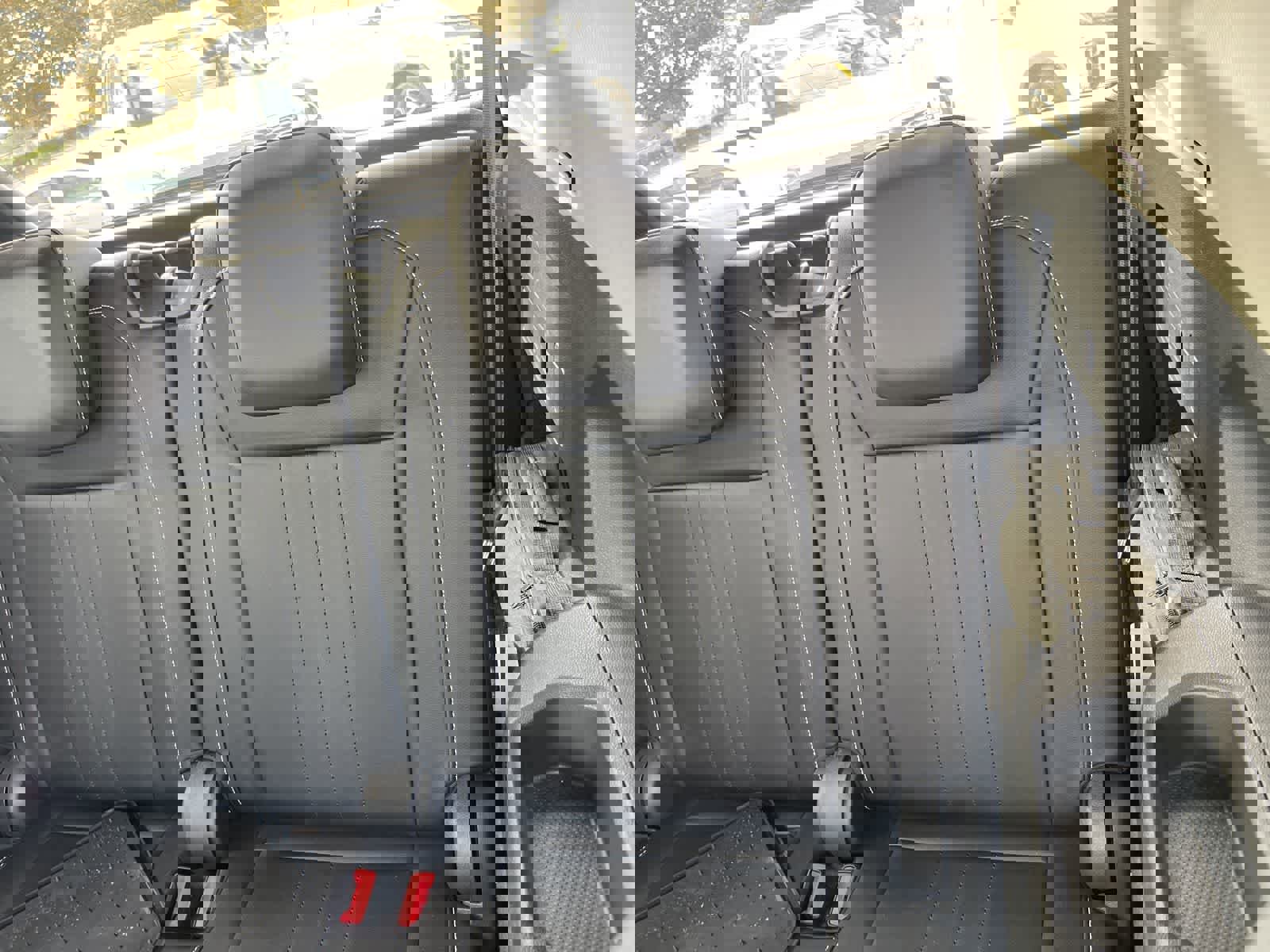 Used 2022 Volkswagen Tiguan SE image 9