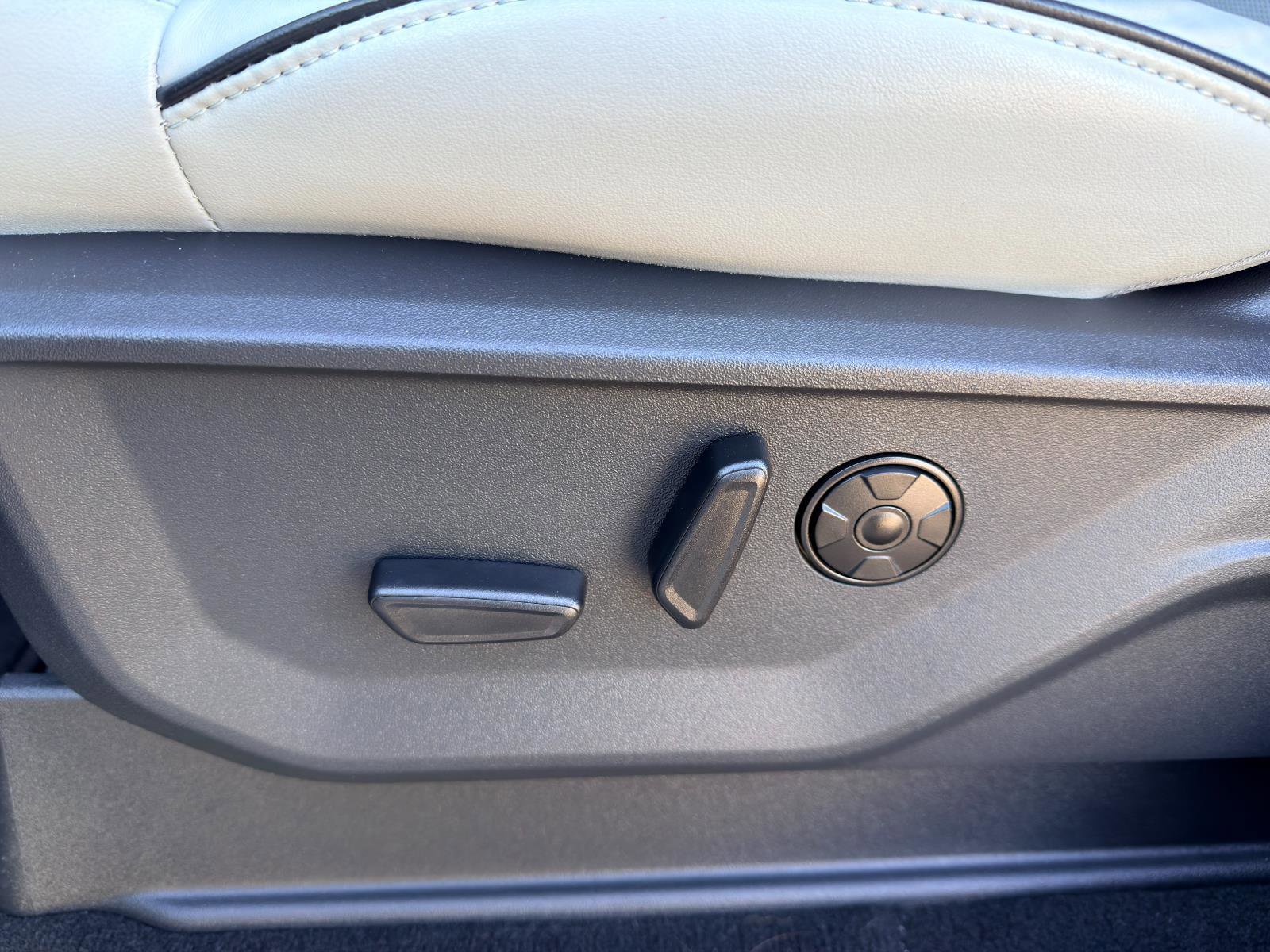 New 2025 Ford Expedition Platinum w/ Platinum Ultimate Package image 13