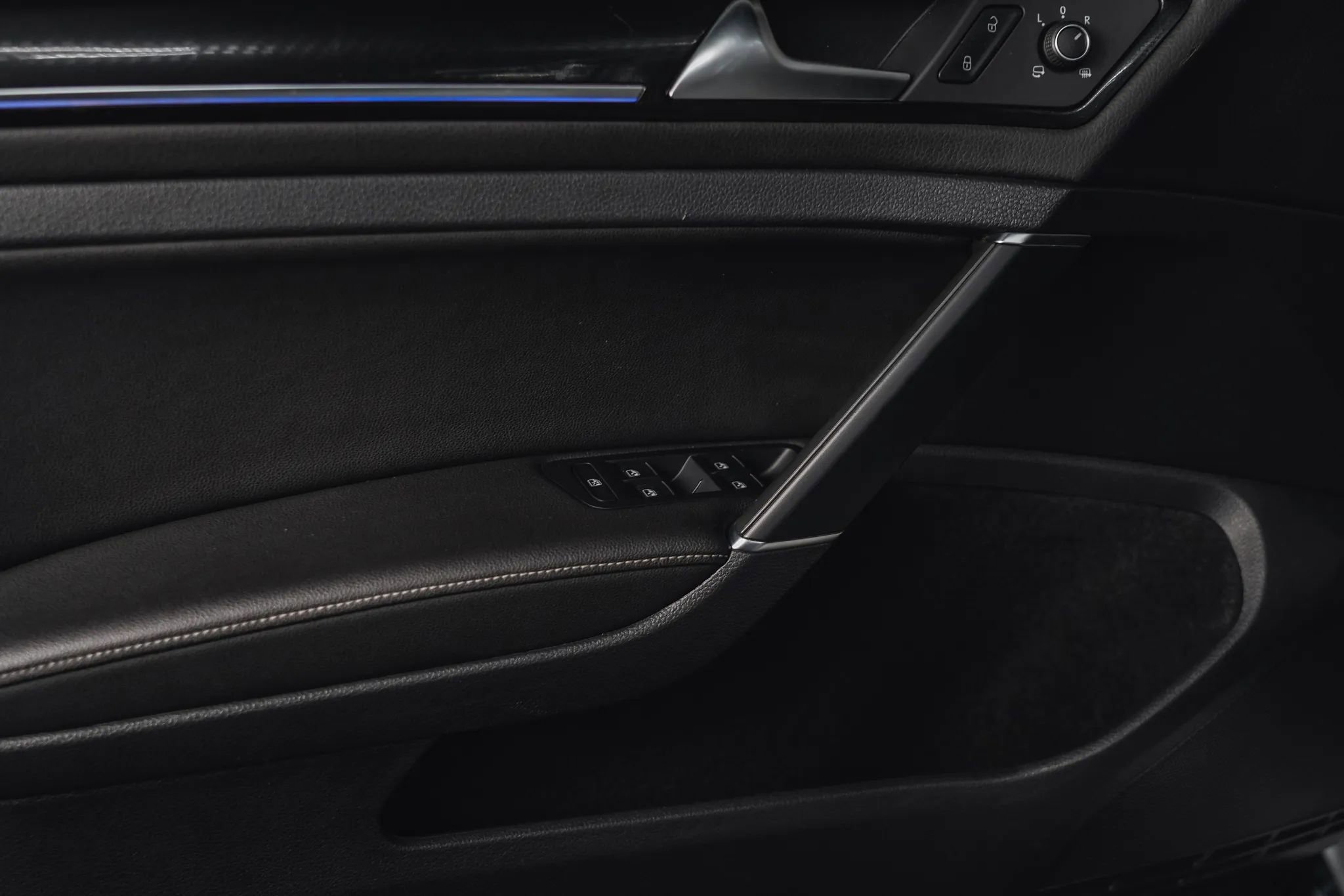 Used 2019 Volkswagen Golf 4-Door image 36