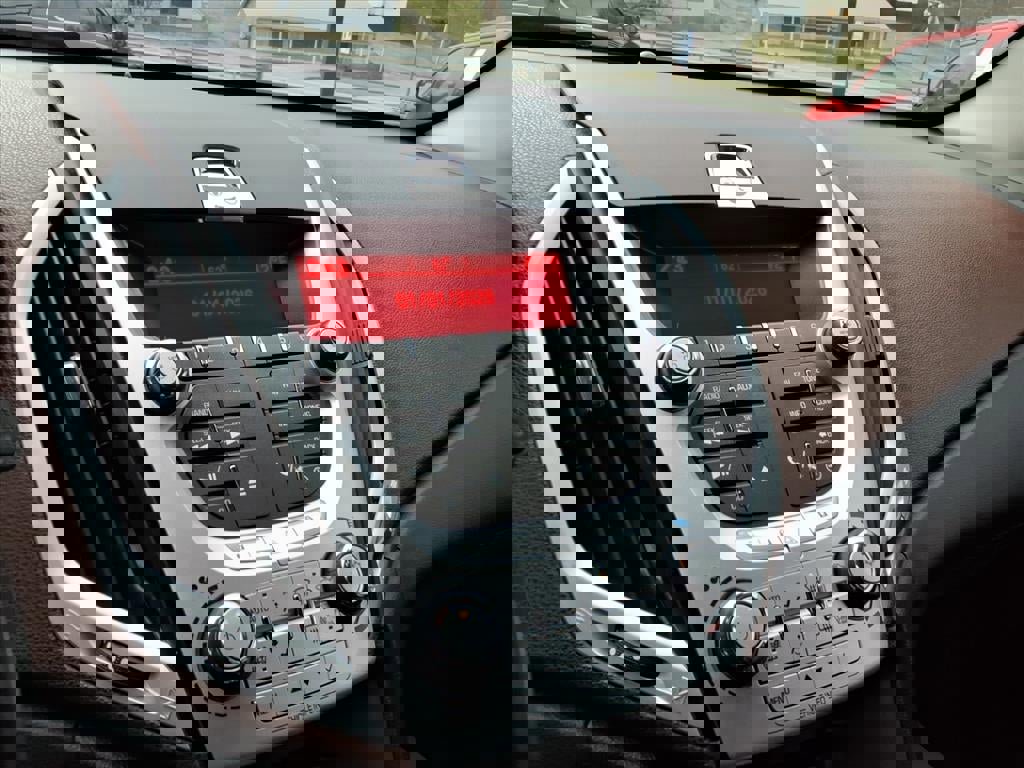 Used 2010 GMC Terrain SLT image 18