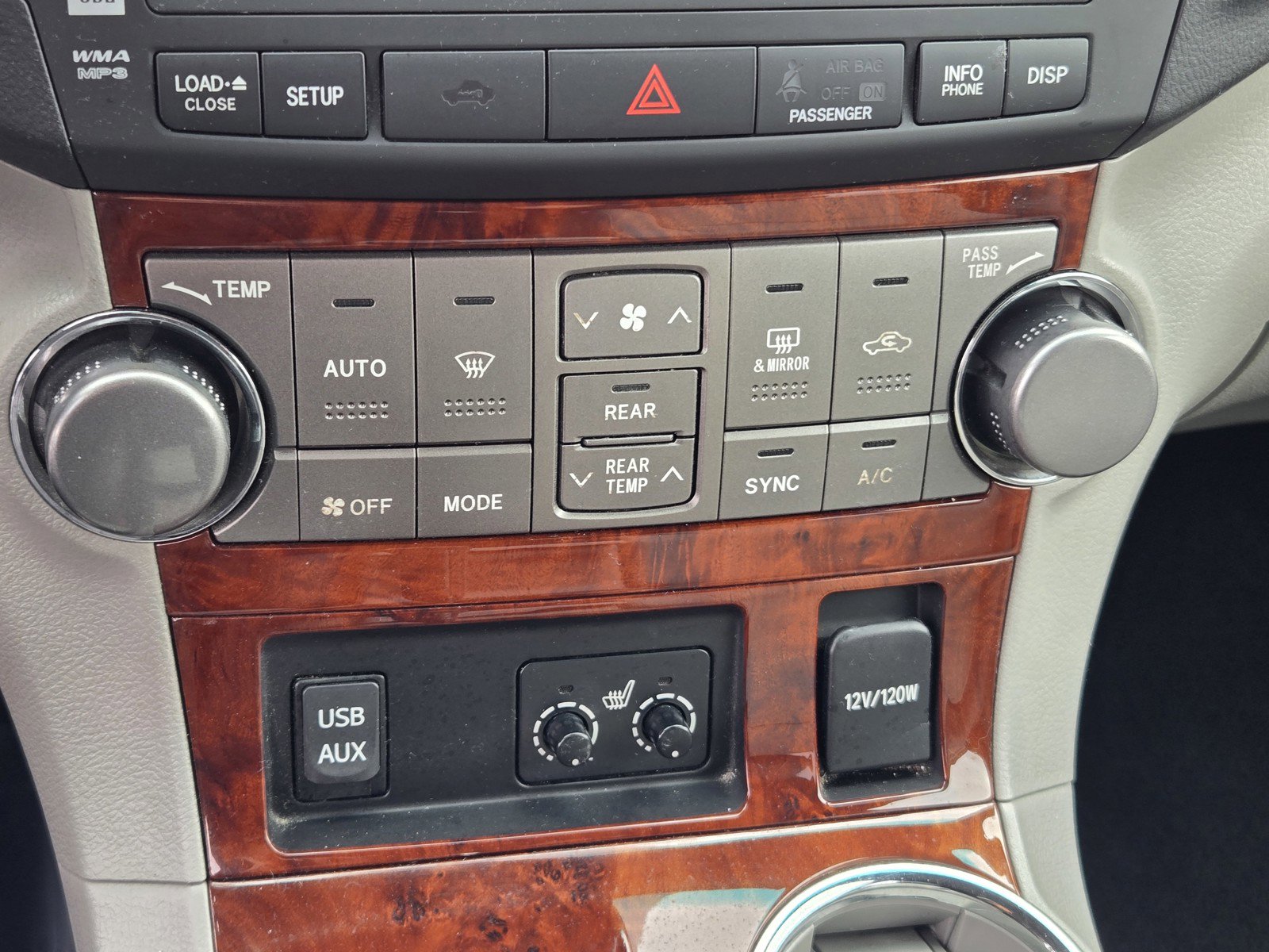 Used 2011 Toyota Highlander Limited w/ Tow Pkg AWD/4WD image 20