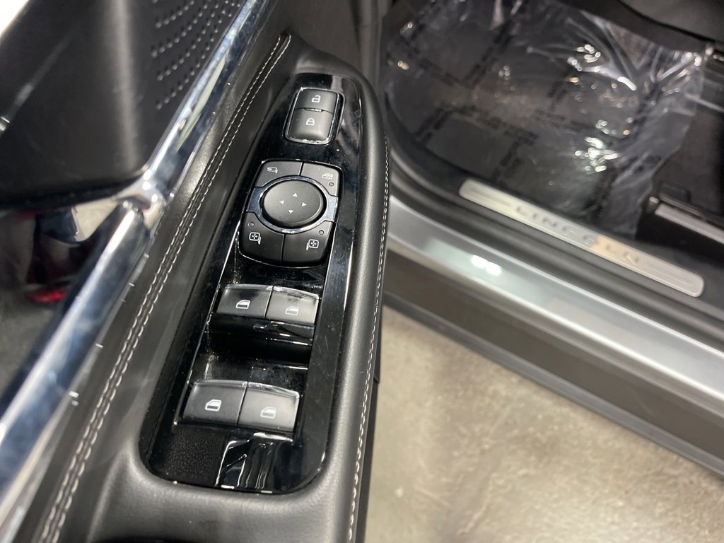 Used 2024 Lincoln Corsair Reserve w/ Equipment Group 201A image 21