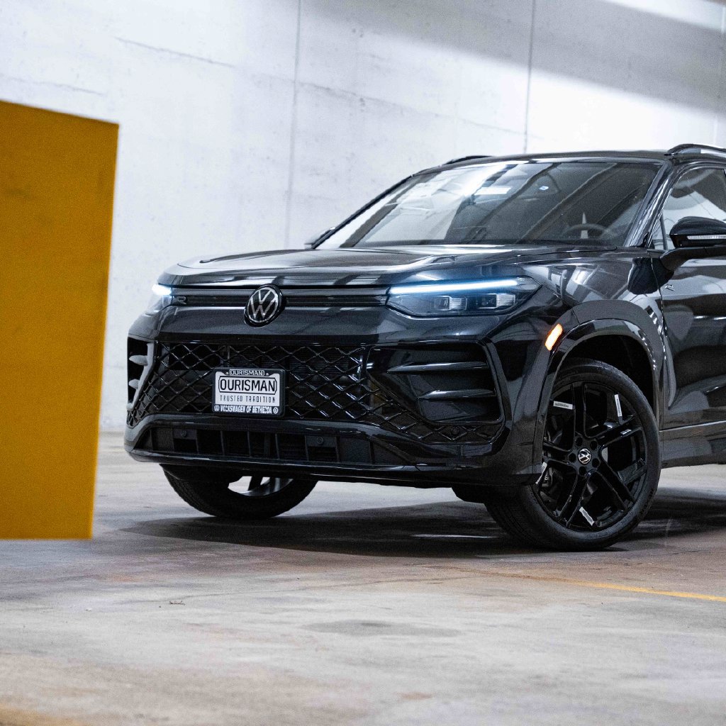 New 2026 Volkswagen Tiguan SE R-Line AWD/4WD image 2