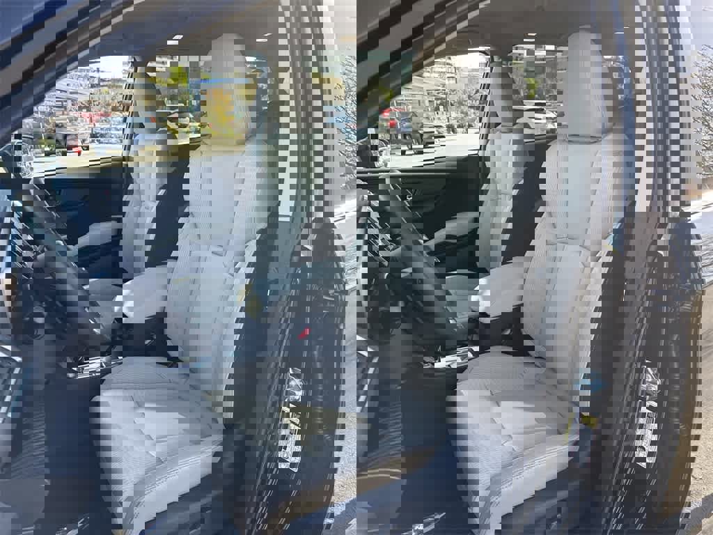 Used 2025 Subaru Ascent Premium image 11