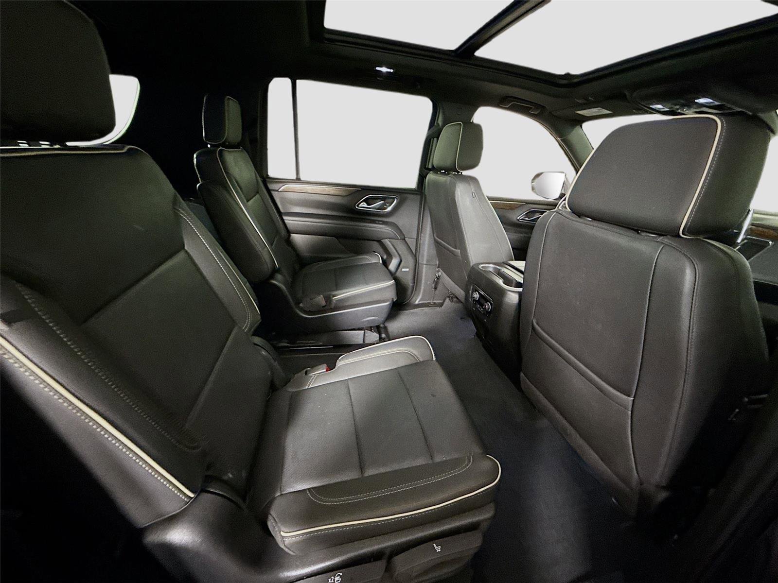 Used 2022 Chevrolet Suburban Premier image 23