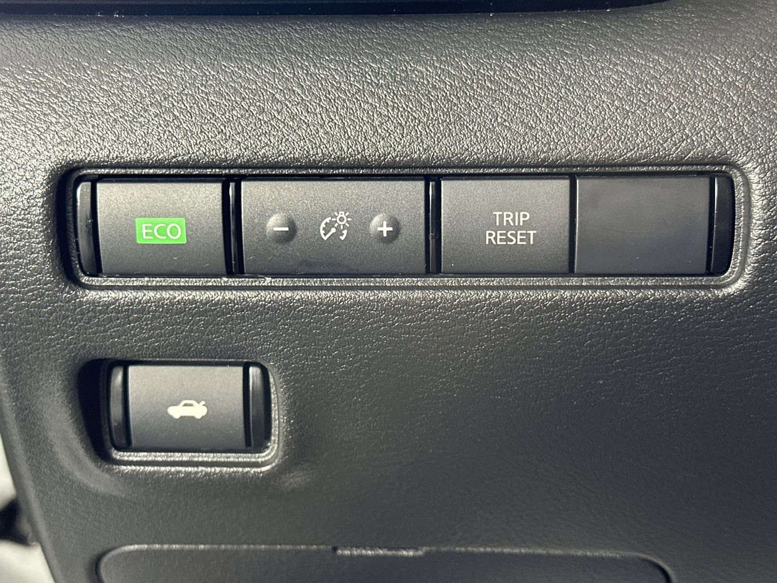 Used 2021 Nissan Sentra SR FWD image 22