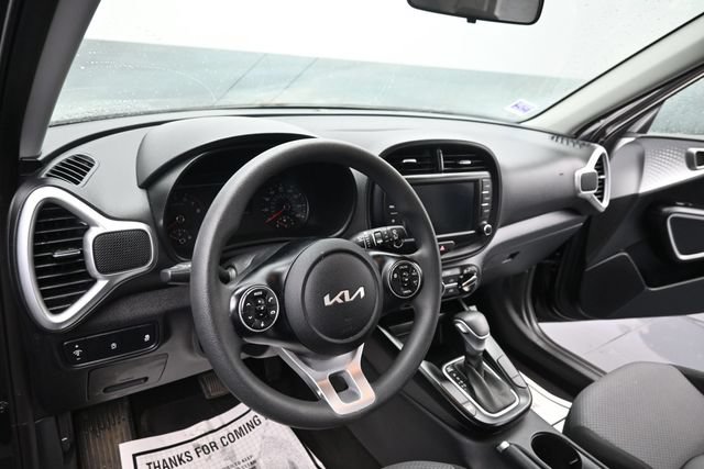 Used 2022 Kia Soul LX FWD image 13