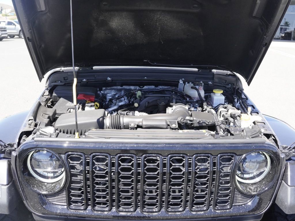 Used 2024 Jeep Gladiator Sport image 27