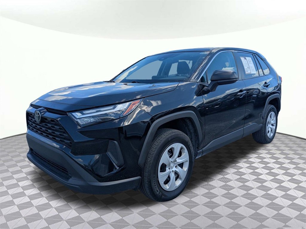 Used 2024 Toyota RAV4 LE image 7