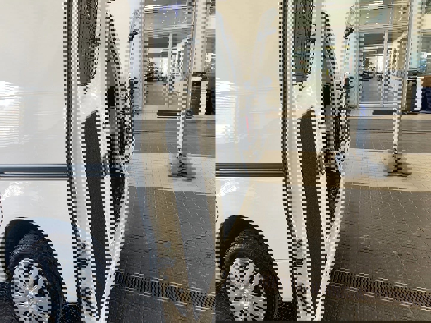 Used 2021 Nissan NV200 SV w/ Sliding Door Glass Package image 18