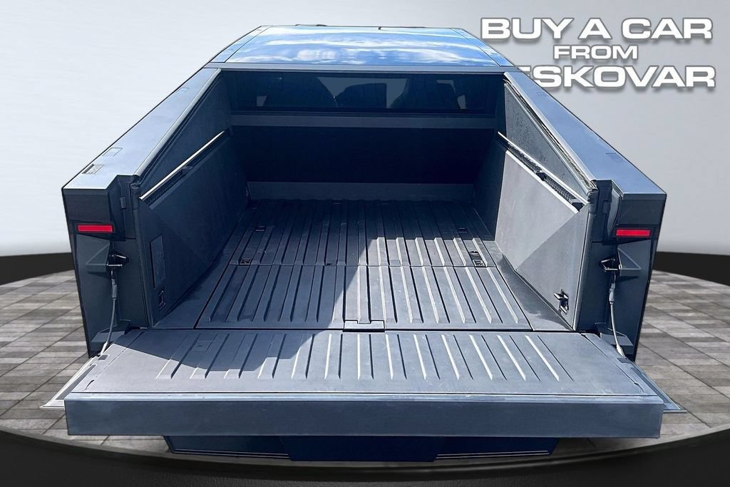 Used 2024 Tesla Cybertruck AWD Crew Cab image 17
