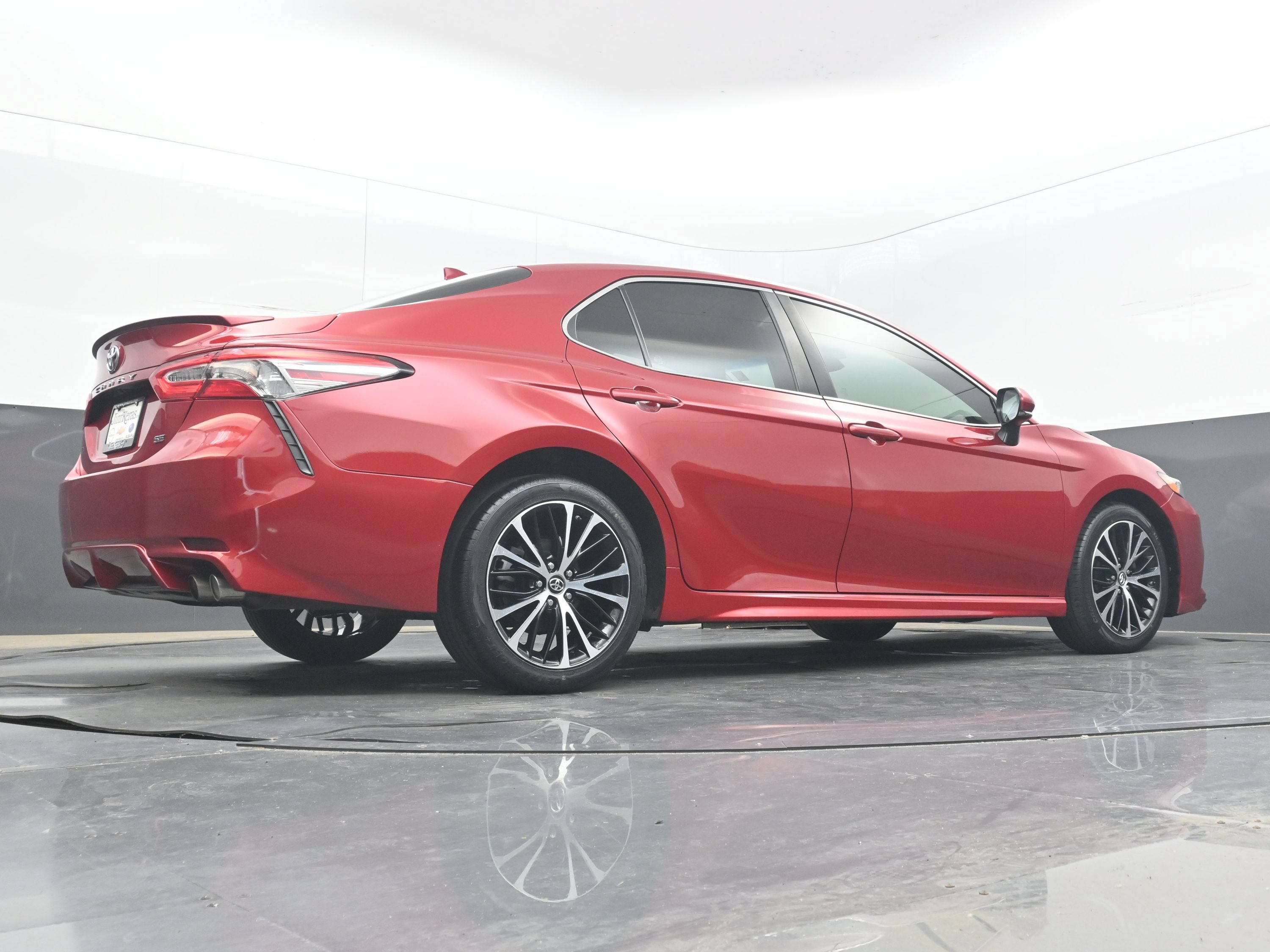 Used 2019 Toyota Camry SE w/ Convenience Package FWD image 27