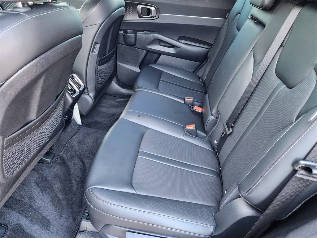 New 2025 Kia Sorento S image 18