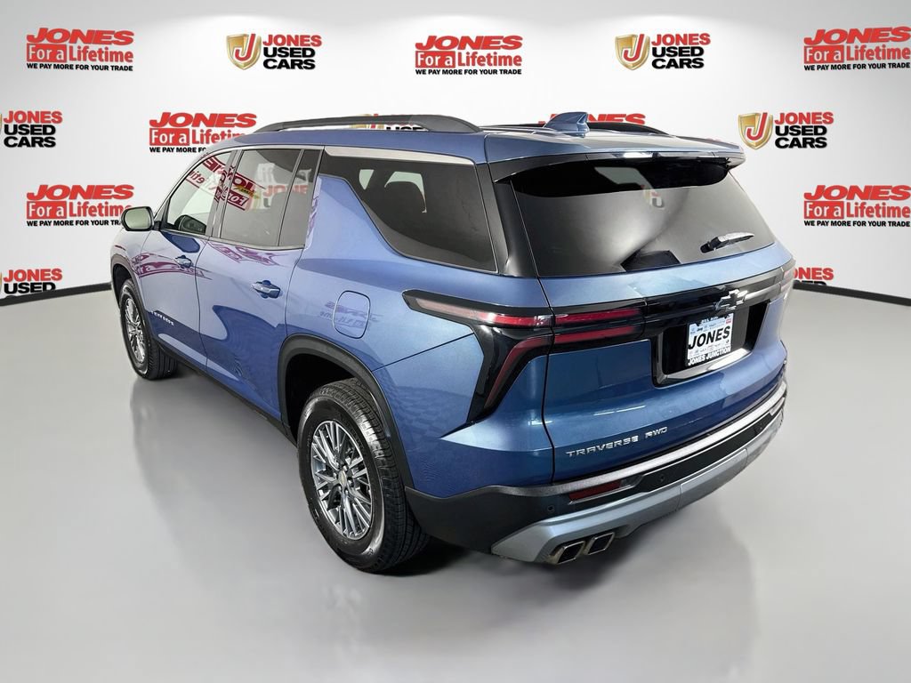 Used 2024 Chevrolet Traverse LT AWD/4WD image 2