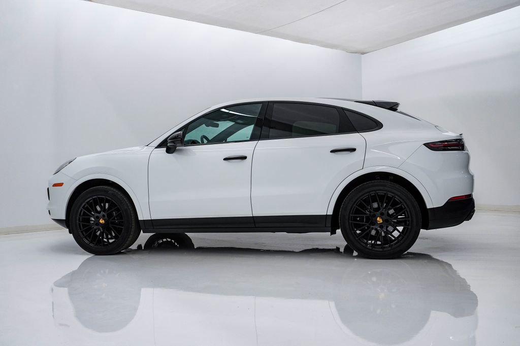 Certified 2023 Porsche Cayenne S image 2