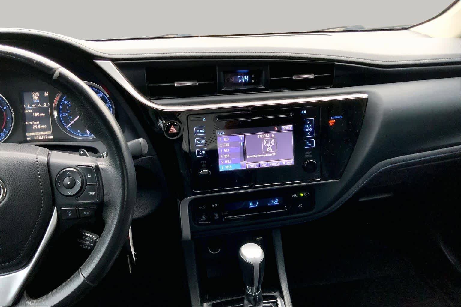 Used 2018 Toyota Corolla SE FWD image 6