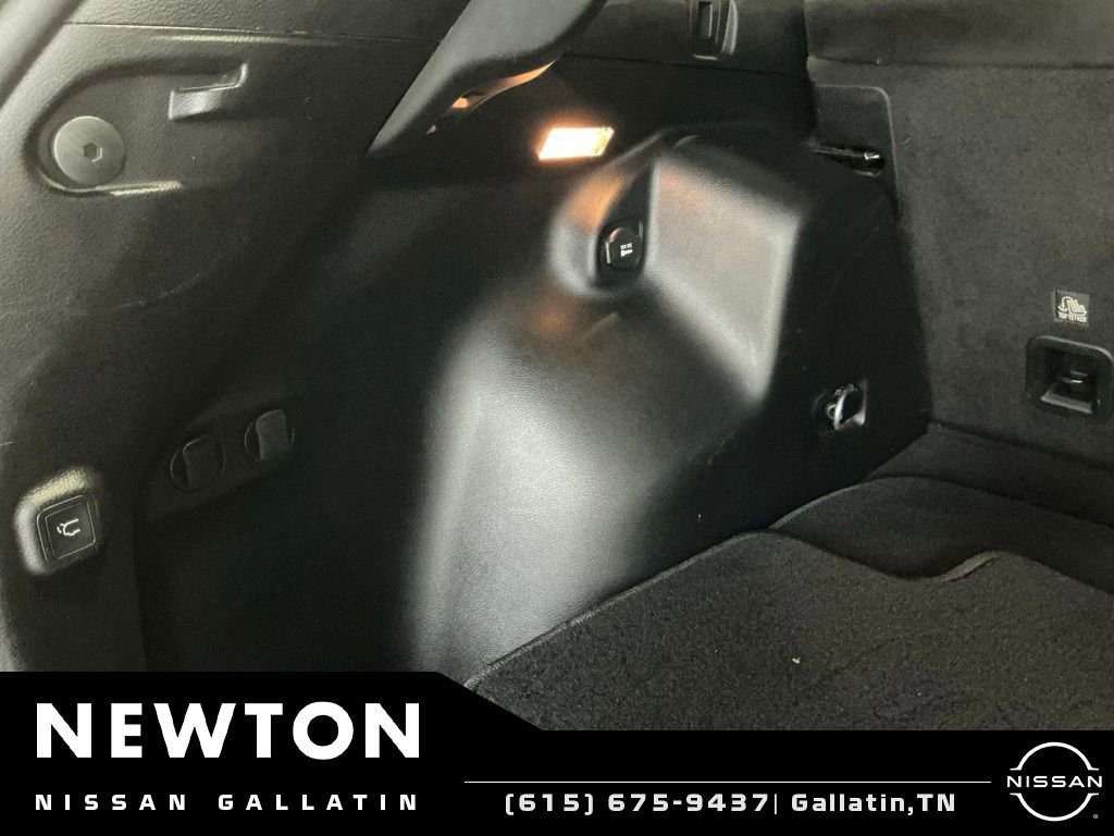 Used 2021 Jeep Cherokee Latitude Lux w/ Comfort/Convenience Group AWD/4WD image 19