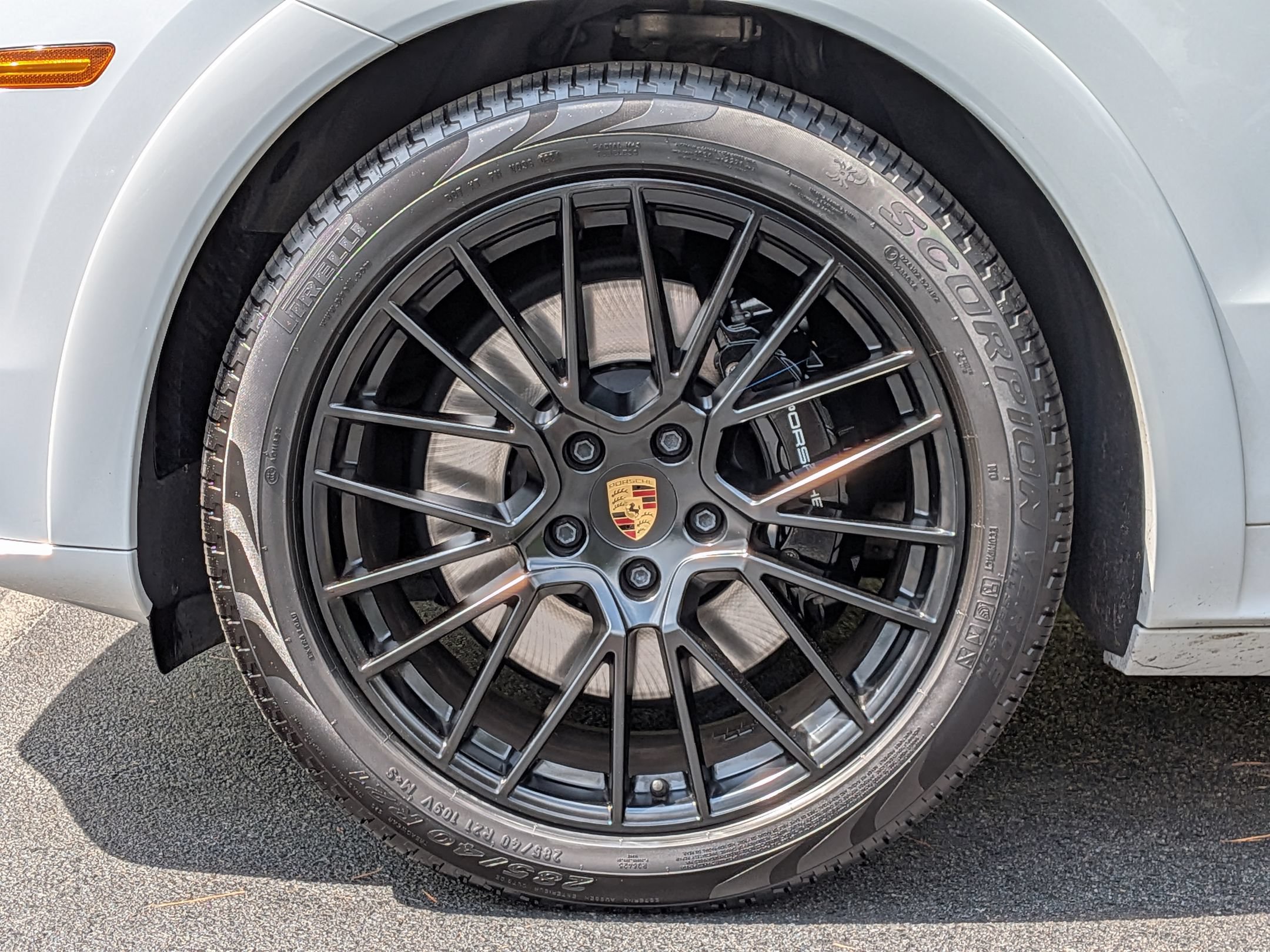 Certified 2023 Porsche Cayenne GTS AWD/4WD image 36