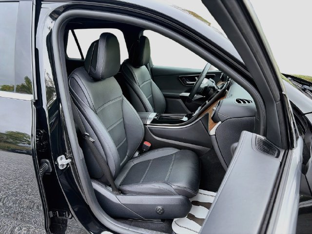 Certified 2025 Mercedes-Benz GLC 300 4MATIC image 30