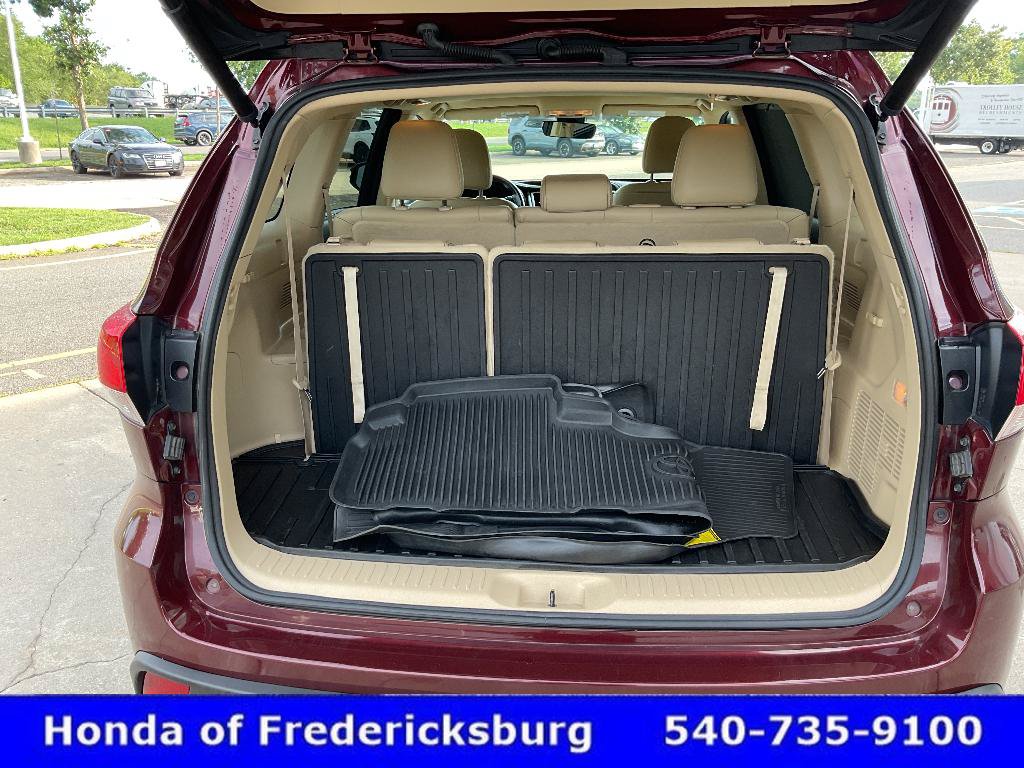 Used 2017 Toyota Highlander XLE AWD/4WD image 19