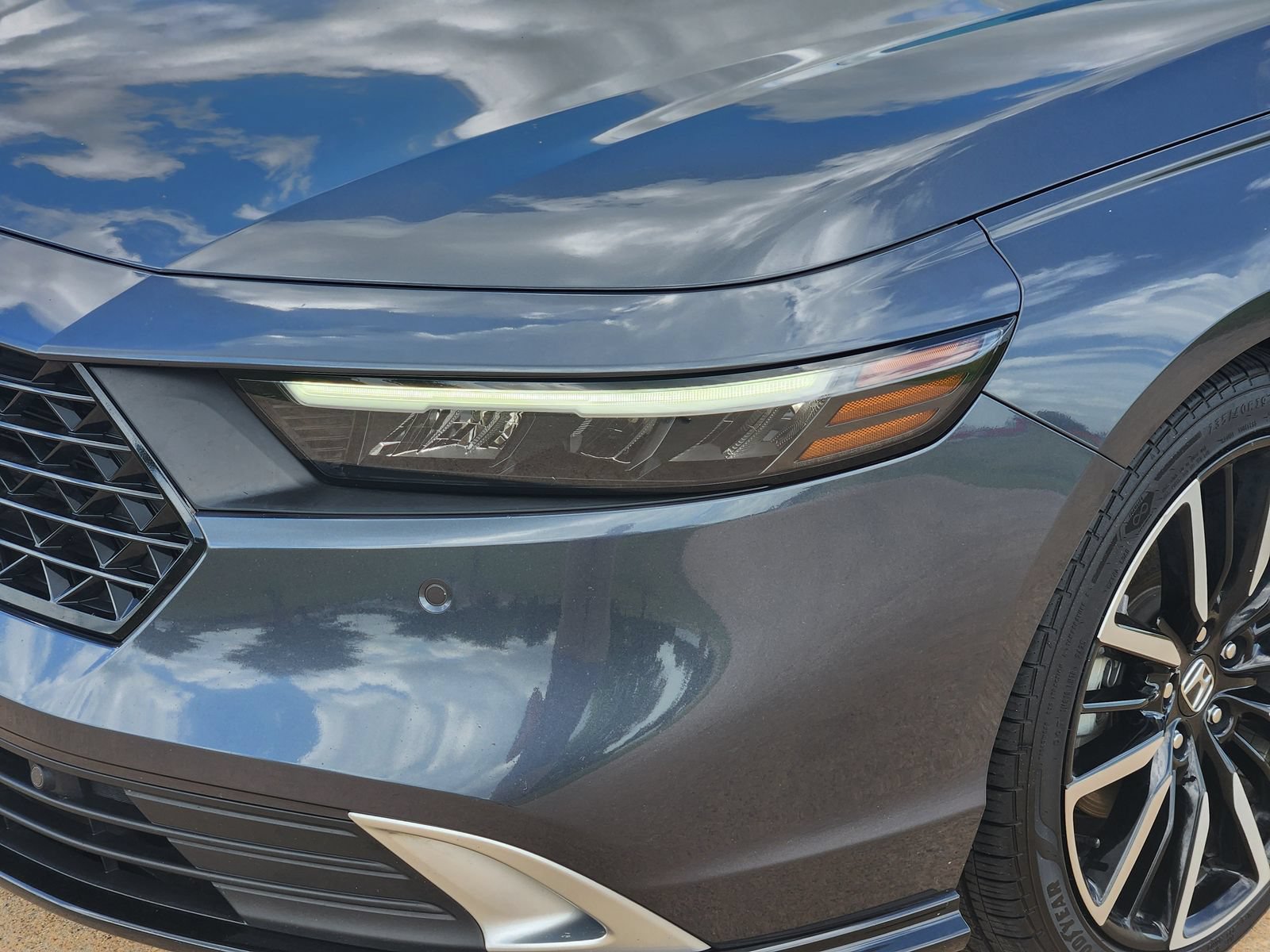 Used 2024 Honda Accord Touring image 9