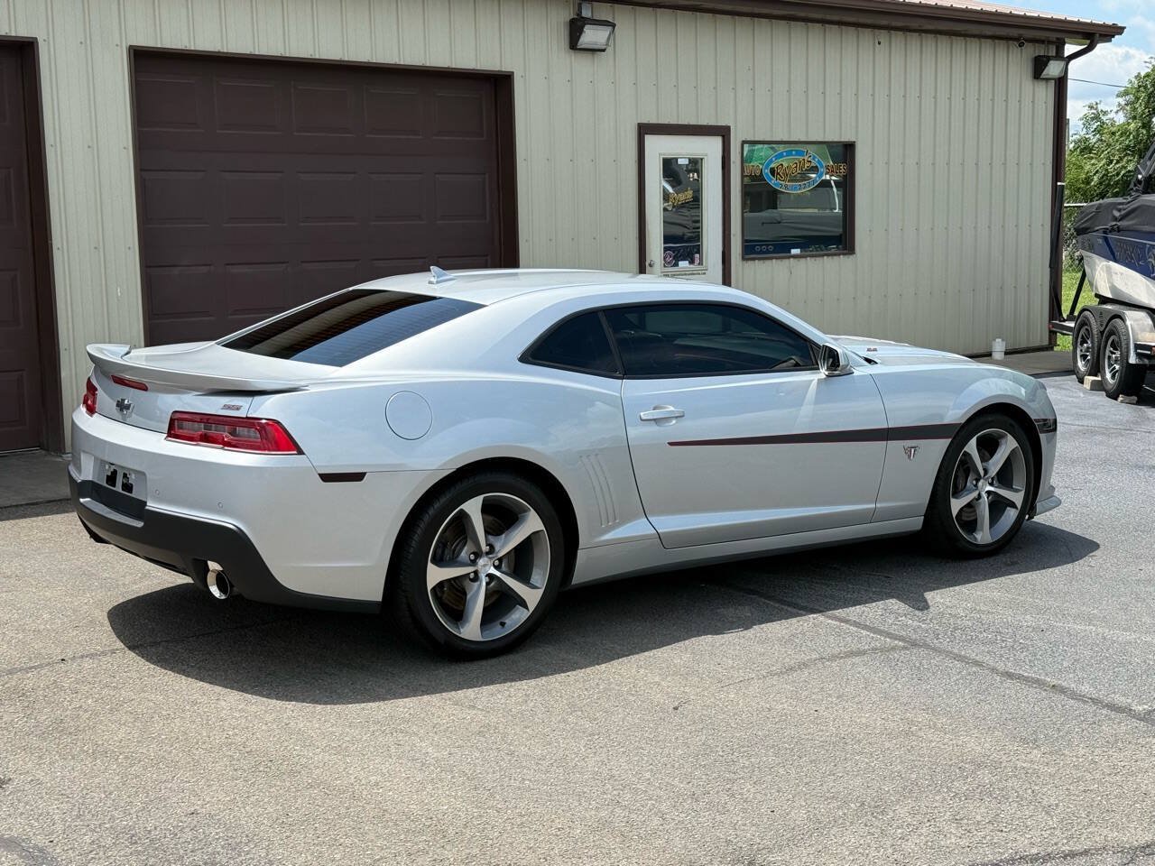 Used 2015 Chevrolet Camaro SS w/ Commemorative Special Edition RWD image 19