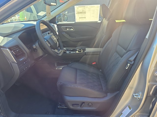 New 2026 Nissan Rogue Platinum w/ Platinum Premium Package AWD/4WD image 11