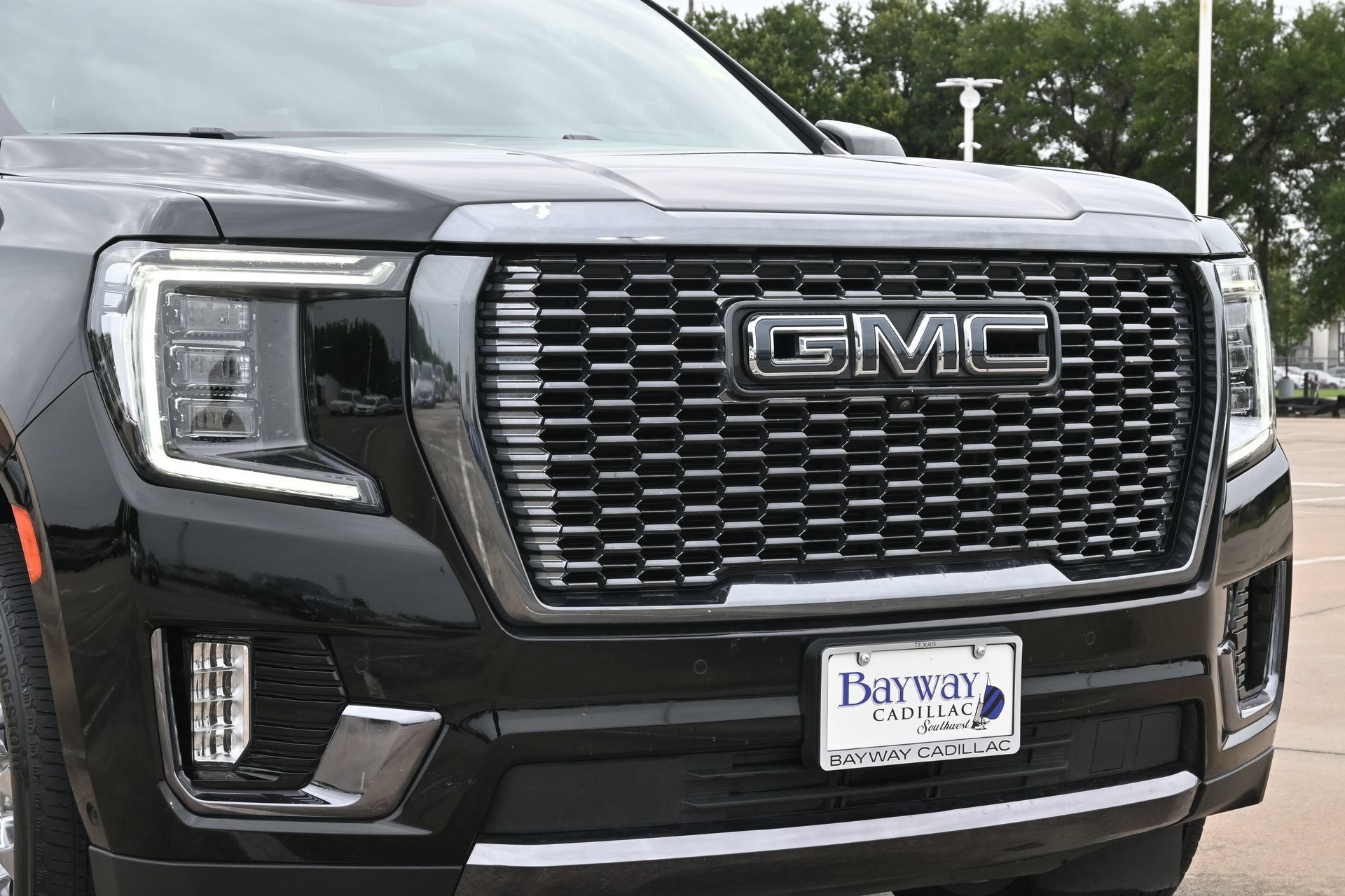 Used 2024 GMC Yukon XL Denali Ultimate AWD/4WD image 26
