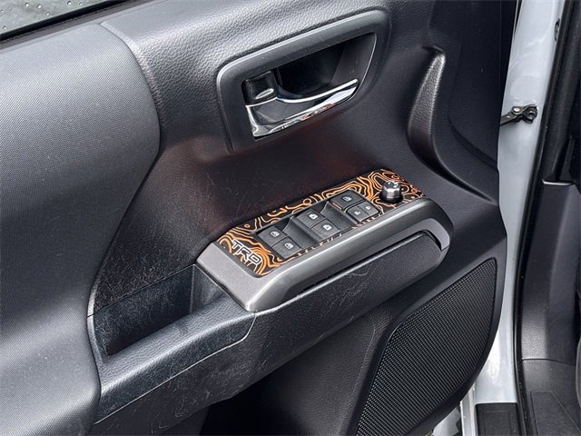 Used 2018 Toyota Tacoma TRD Sport image 20